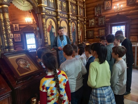 Храм всех преподобных отцев Киево-Печерских с экскурсией посетили ученики школы №1534
