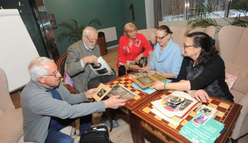 Написать историю своего рода. В одном из центров московского долголетия ЮЗАО проходят встречи клуба генеалогии