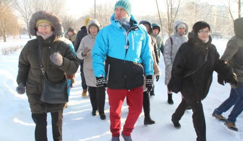 Пешком за здоровьем. В ландшафтном парке Южное Бутово состоялась прогулка с доктором Шишониным