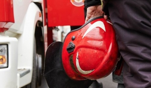 В районе Южное Бутово спасатели помогли запертой в квартире пенсионерке