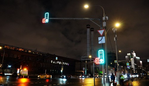 В Черемушках появился светофор на пешеходном переходе на улице Гарибальди