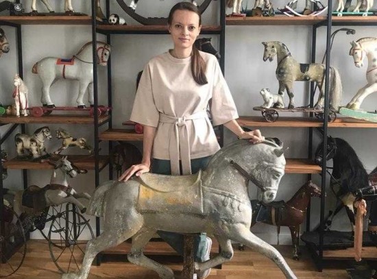 В библиотеке № 180 имени Н. Ф. Федорова откроют выставку деревянных лошадок
