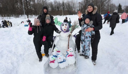 Снежная мастерская. Более двух тысяч человек поучаствовали в фестивале снеговиков в Гагаринском районе