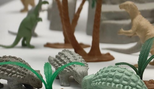 Дарвиновский музей приглашает на кураторскую экскурсию по выставке «Динозавры у тебя дома!» 29 февраля