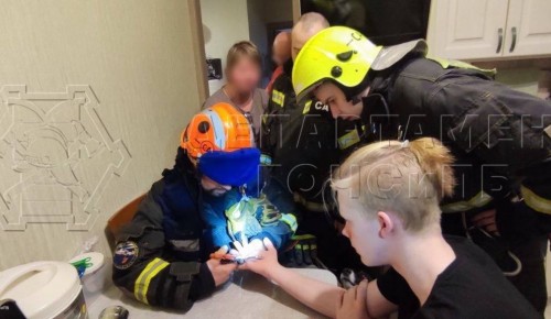Спасатели помогли ребенку снять кольцо с пальца