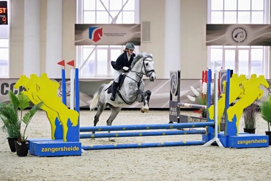 Ученица школы №1279 приняла участие в соревнованиях по конному спорту «Виват Россия!»