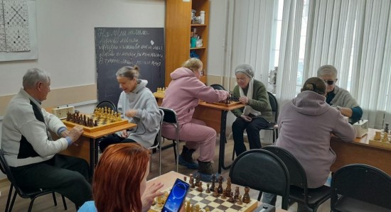 В Котловке провели отборочные соревнования по шахматам среди пенсионеров