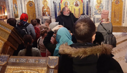 Воспитанники воскресной школы церкви в Теплом Стане совершили поездку в храм ВС РФ