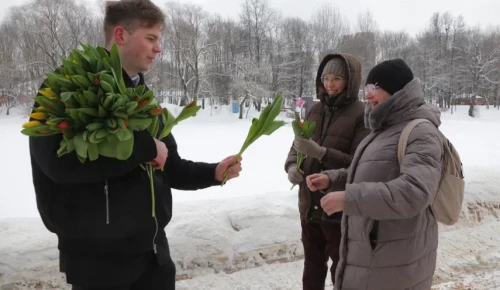 Посетительницам Воронцовского парка раздадут тюльпаны в честь 8 Марта
