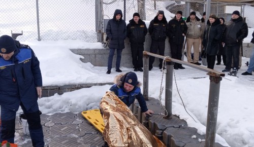 Научиться у спасателей быстро и правильно приходить на помощь