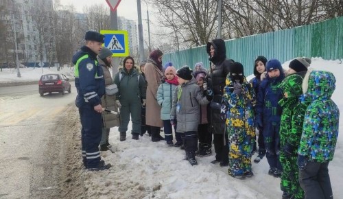 На юго-западе столицы автоинспекторы провели мероприятие «Маленький пешеход»