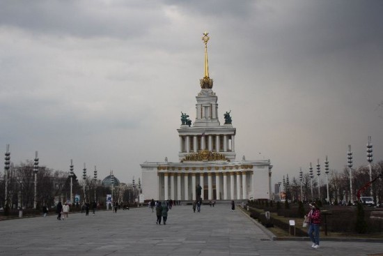 ВДНХ направит выручку за выходные в помощь семьям погибших и пострадавших