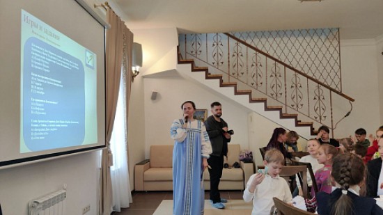 В воскресной школе при храме всех преподобных отцев Киево-Печерских прошли семейные гостиные