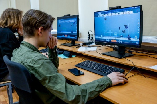 Собянин: Сервисы «Московской электронной школы» внедрят еще в 20 регионах России