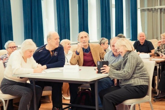 Пенсионеров Академического района приглашают на занятия в студии проекта «Московское долголетие»