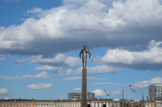 Памятник Юрию Гагарину на Ленинском проспекте отреставрируют в 2024 году