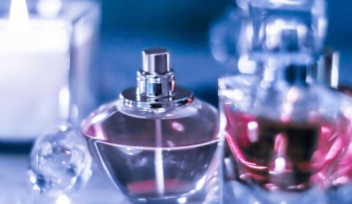 На бульваре Дмитрия Донского мужчина ограбил магазин косметики