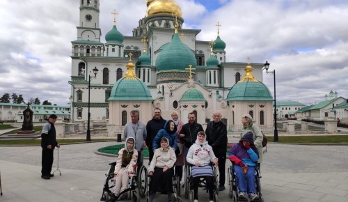 Жители геронтологического центра «Тропарево» посетили Воскресенский Ново-Иерусалимский монастырь
