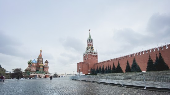 Жителей Москвы предупредили о непогоде вечером 18 апреля