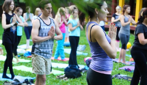 Жителей ЮЗАО приглашают на занятия по новому направлению йоги