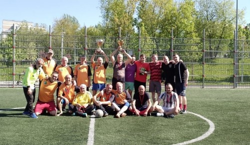 Команда из Академического района одержала победу на окружных соревнованиях по мини-футболу