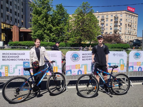 Подопечные центра «Каховские ромашки» приняли участие в Московском весеннем велофестивале