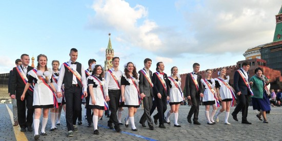 Собянин пожелал московским школьникам успешно сдать выпускные экзамены
