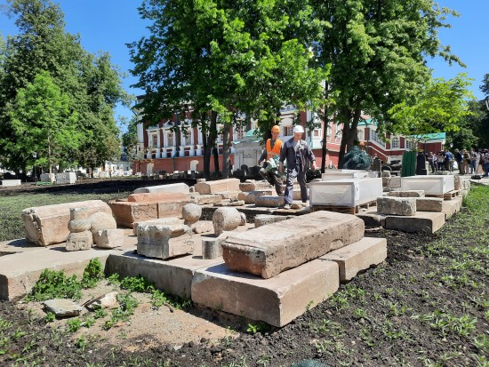 Памятники прошлого. На территории Новодевичьего монастыря нашли следы старинного некрополя