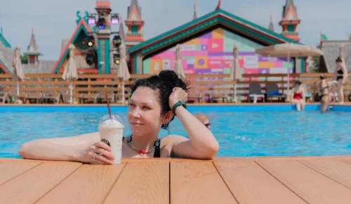 Курорт рядом с домом. В ЮЗАО заработал бассейн в рамках фестиваля «Лето в Москве. Все на улицу!»