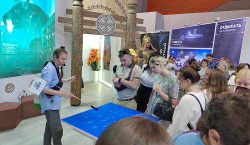 Молодые сотрудники полиции УВД по ЮЗАО посетили международную выставку-форум «Россия» на ВДНХ