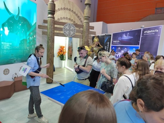 Молодые сотрудники полиции УВД по ЮЗАО посетили международную выставку-форум «Россия» на ВДНХ