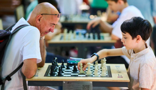 Турниры и одновременные игры: какие мероприятия пройдут в шахматном клубе Москвы