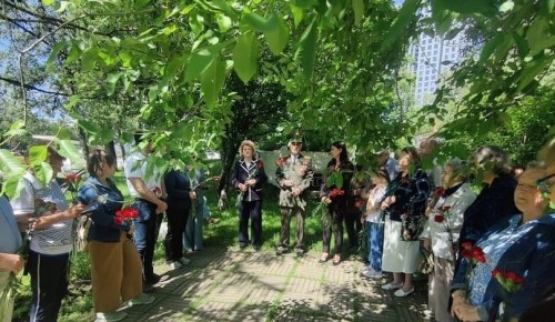 Акция ко Дню памяти и скорби состоялась в Обручевском районе