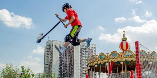 «Лето в Москве»: на улице Адмирала Руднева открылся летний скейт-парк
