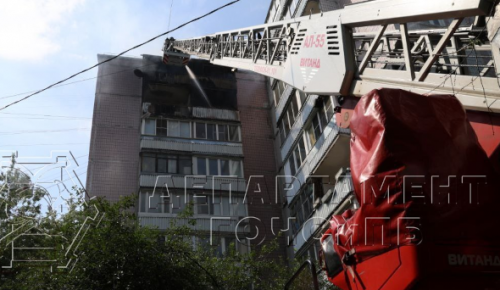 Восемь человек спасены при пожаре на Новоясеневском проспекте