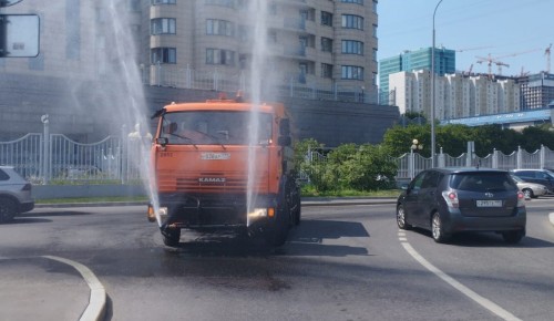 В Черемушках из-за жары проводят аэрацию улиц