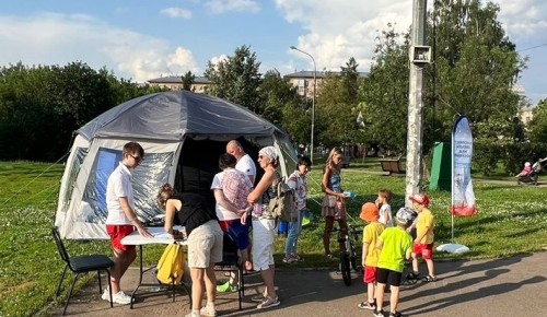 В парке «Надежда» жители Ломоносовского района посетили мобильный планетарий
