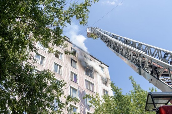 Огнеборцы ЮЗАО спасли на пожаре 8 человек