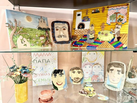 В центре реабилитации «Бутово» заработала выставка, посвященная семейным ценностям