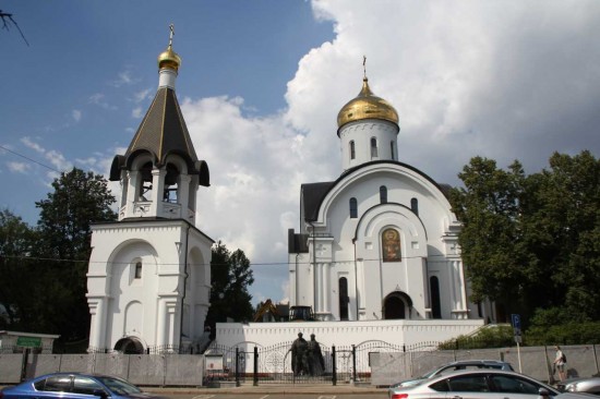 В честь покровительницы государей. Храм в Котловке стал одной из главных достопримечательностей ЮЗАО