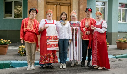 В филиале «Зюзино» социального дома «Обручевский» организовали программу «Медовый Спас»