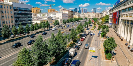 Сергей Собянин рассказал, как высадка деревьев украшает столичные магистрали