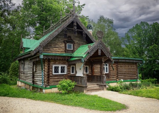 В Дарвиновском музее открыли фотовыставку о деревянном зодчестве России