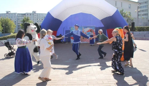 877-летие Москвы. В парке 70-летия Победы в Черёмушках празднуют День города