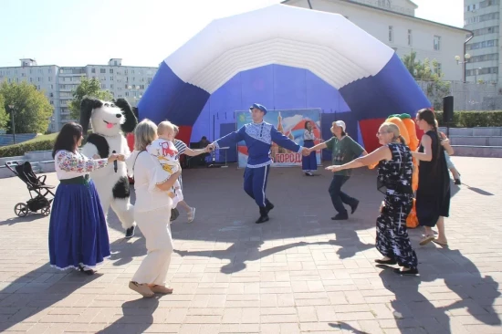 877-летие Москвы. В парке 70-летия Победы в Черёмушках празднуют День города