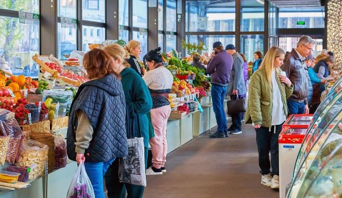 Как участники московских ярмарок выходного дня помогают бойцам СВО