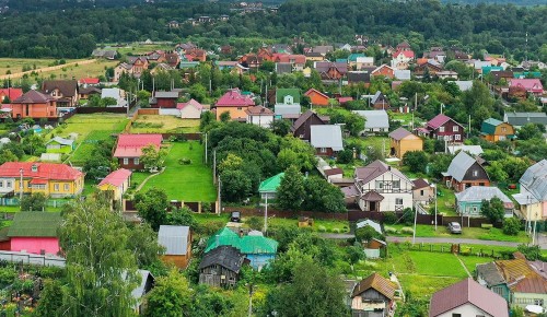 ЮЗАО стал лидером по количеству выкупленных у города участков со скидкой