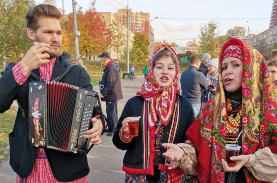 В народном парке «Надежда» прошел праздник «Русский двор»