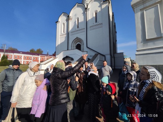 Воспитанники воскресной школы Зюзина совершили паломничество в Николо-Угрешский монастырь