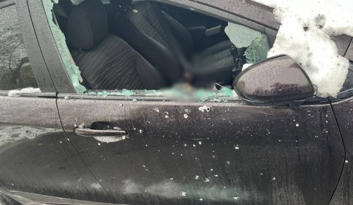 По факту повреждения автомобиля с тремя пострадавшими на юго-западе Москвы возбуждено уголовное дело